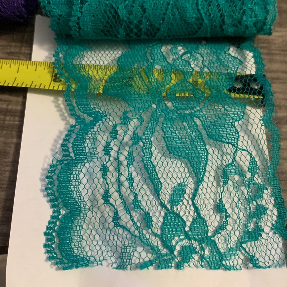 46 Yards of Assorted Flat Lace Fabric Bundle - Picture 2 of 9